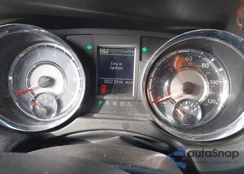 2011 Chrysler Town & Country Touring z USA, uszkodzony, nr VIN 2A4RR5DG9BR704945